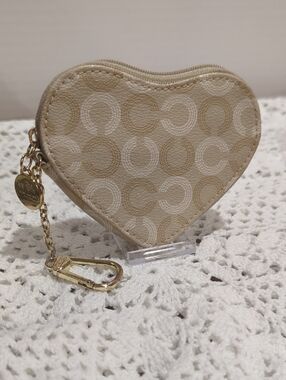 Coach X Observed By Us Special  Collection Heart-Shaped Coin Case